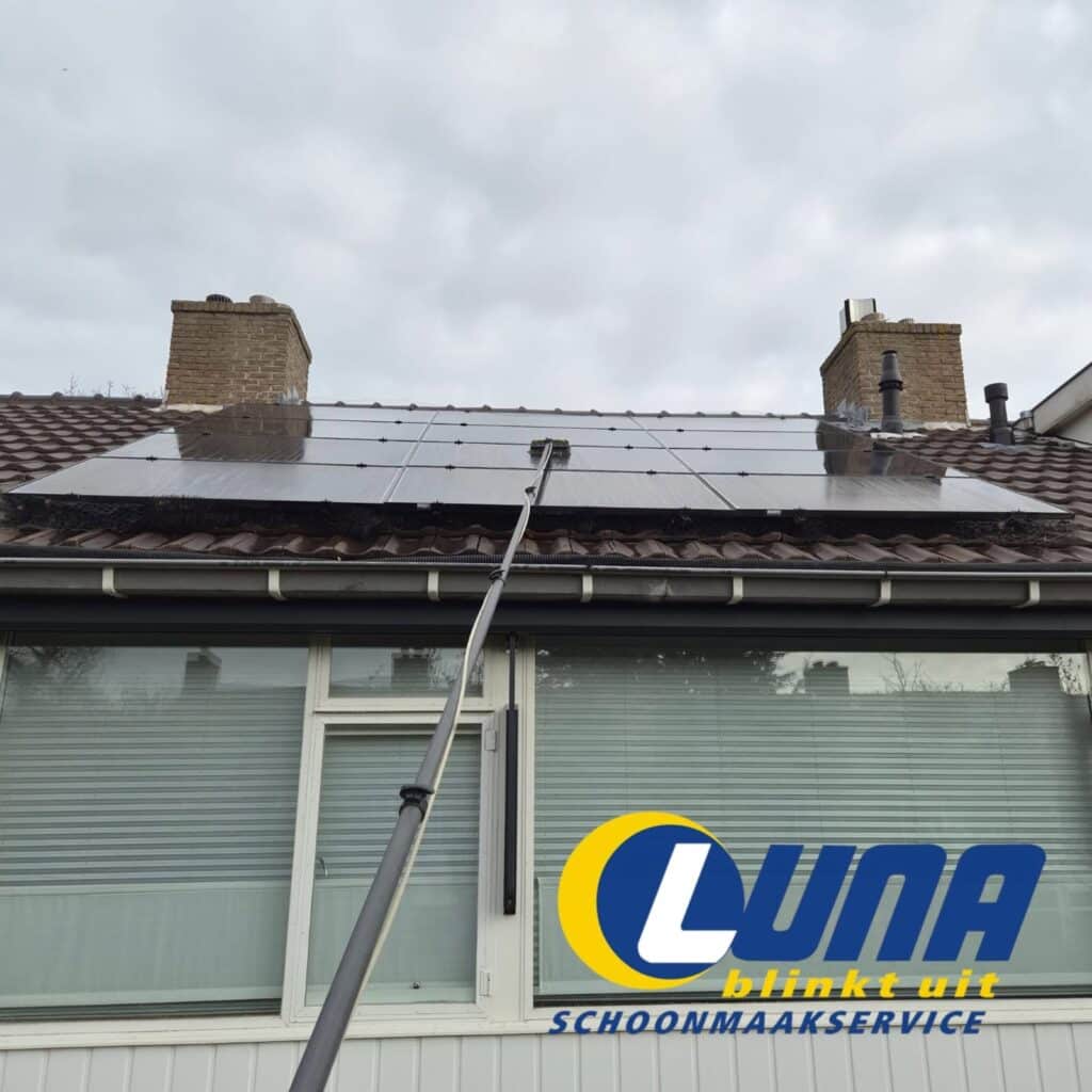 Schoonmaakbedrijf zuid-holland zonnepanelen reiniging